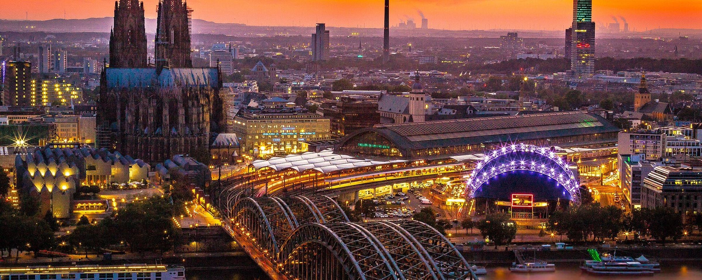 FOM Hochschule - University of Applied Sciences for Economics and Management campus