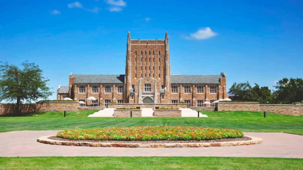 University of Tulsa stone buildings and campus greenery – listed among rolling admission universities in USA for international students